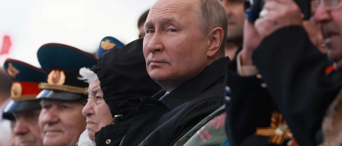 Putin fra i generali