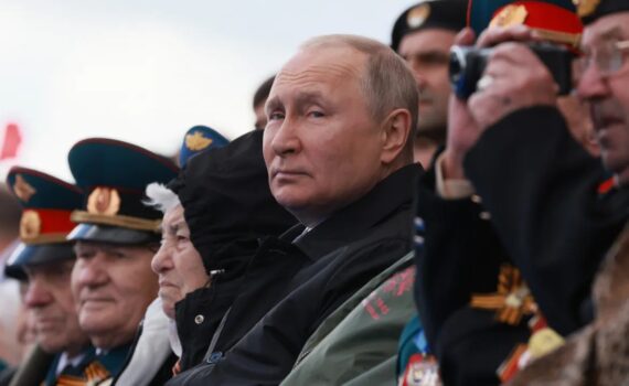 Putin fra i generali